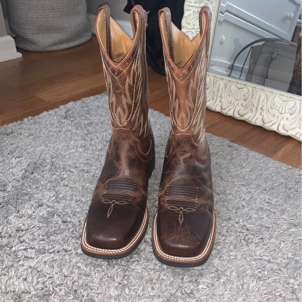 Brand New Shyanne Boots! New and Unused!